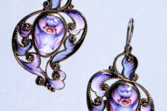 Серьги «Василиса». Нейзильбер, перегородчатая эмаль, финифть, 1990 год.